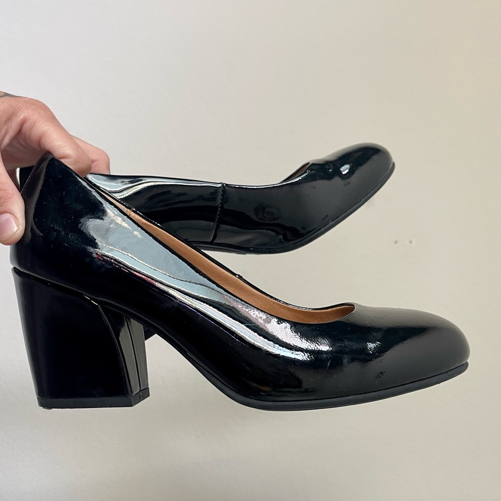 Sofft Black Myka Pumps